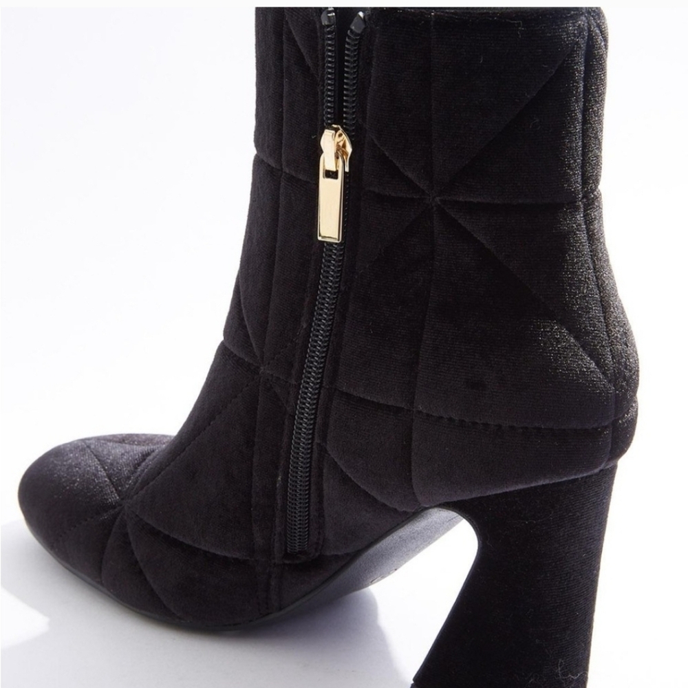 Quilted Velour Boots 10W NEW